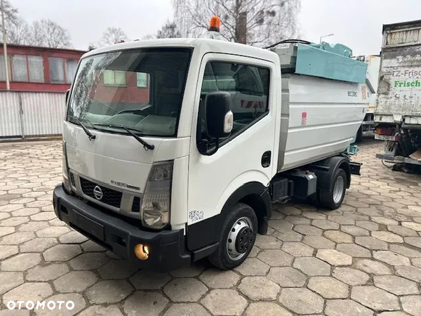 Nissan NT400 Cabstar 35.12 śmieciarka 5 m3