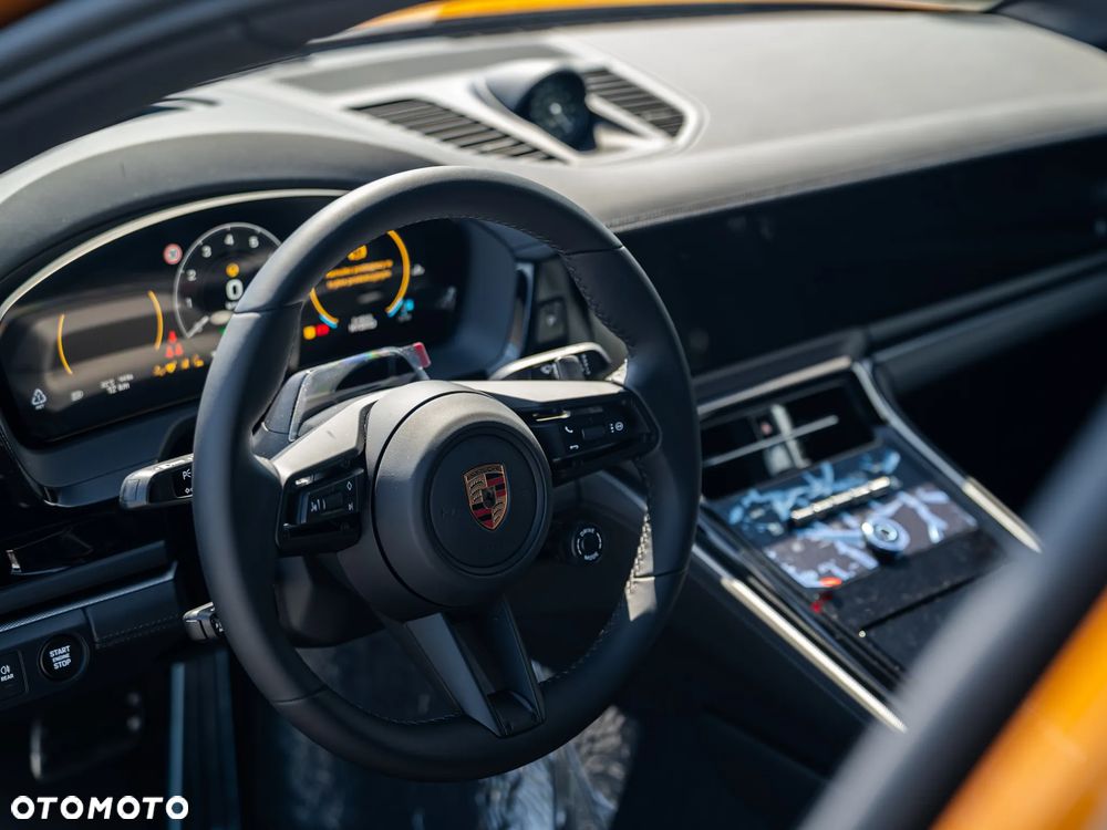 Porsche Panamera 4 E-Hybrid PHEV - 16
