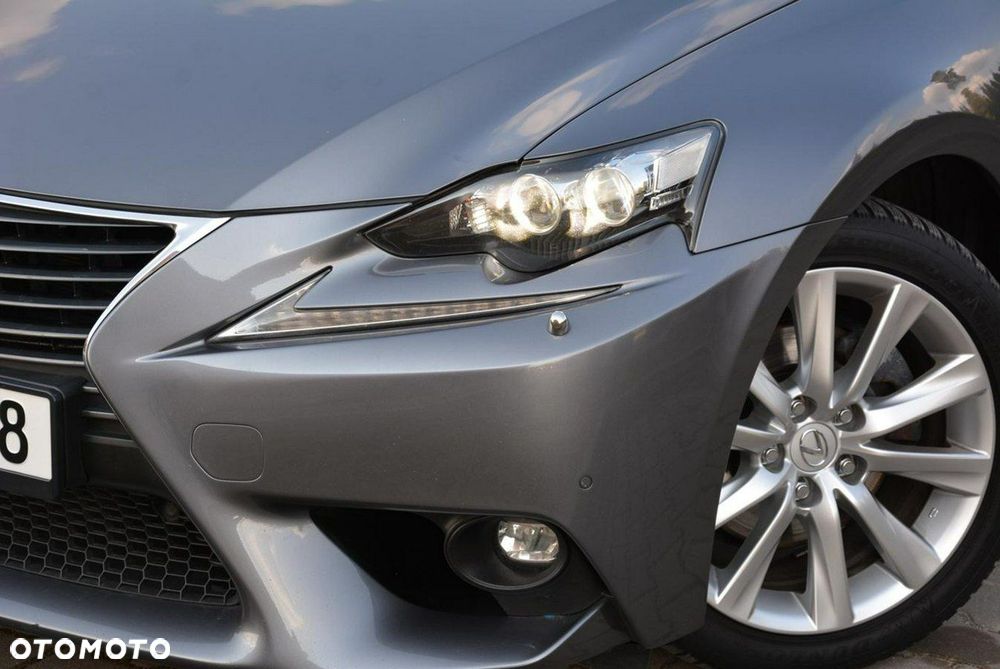 Lexus IS Luxury Line - 5
