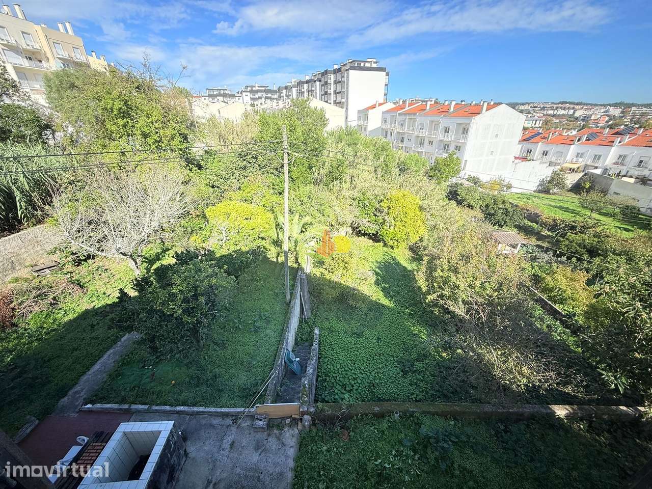 Moradia Isolada inserida num lote com 1220m2 - Grande imagem: 4/58