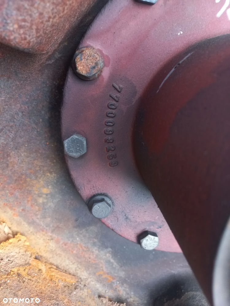 Skrzynia biegów Claas Celtis 446, obudowa,kosz przyspieszacza,rewers,koło zębate,synchronizator,przesówka,wałek,kosz napędu,7700098363, 7700096524, 7700059862, 7700062214, 7700050871, 7700057311, 7700075031, 7700054656, 7700054657, 7700036318, 7700027362, 7700051552, 7700051553,gear box transmission - 3