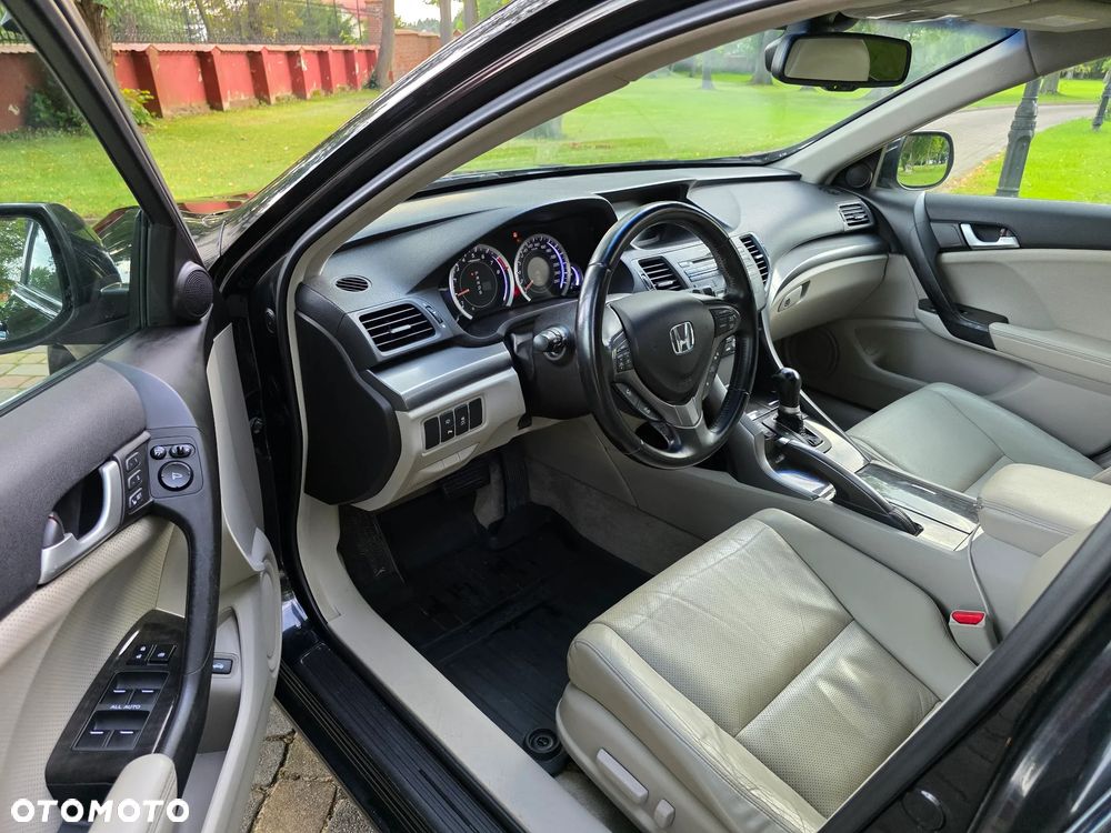 Honda Accord 2.4 Executive - 11