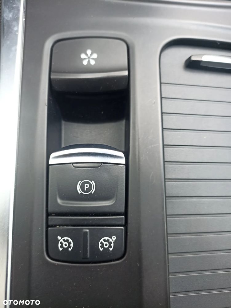 Renault Megane ENERGY dCi 130 GT LINE - 30