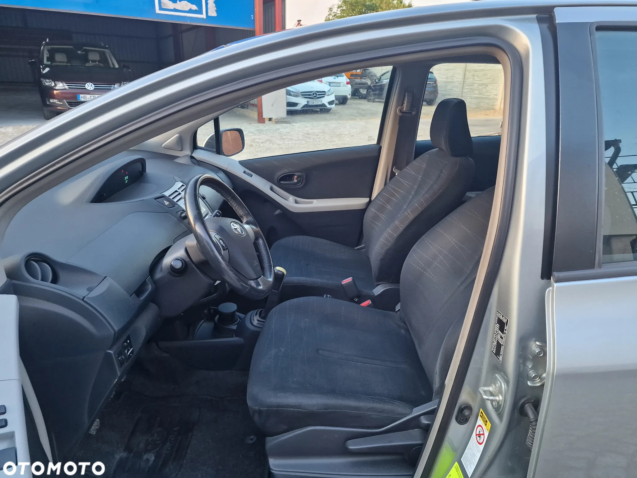 Toyota Yaris 1.3 VVT-i Executive - 11