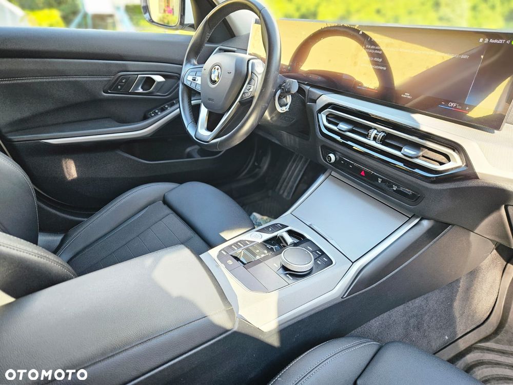 BMW Seria 3 318d mHEV M Sport - 32