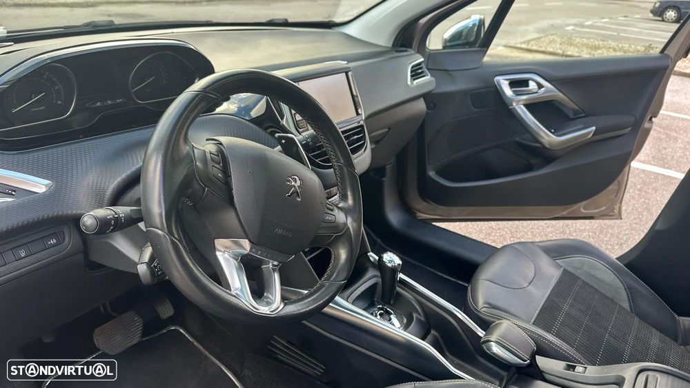 Peugeot 2008 1.6 e-HDi Allure 2-Tronic - 13