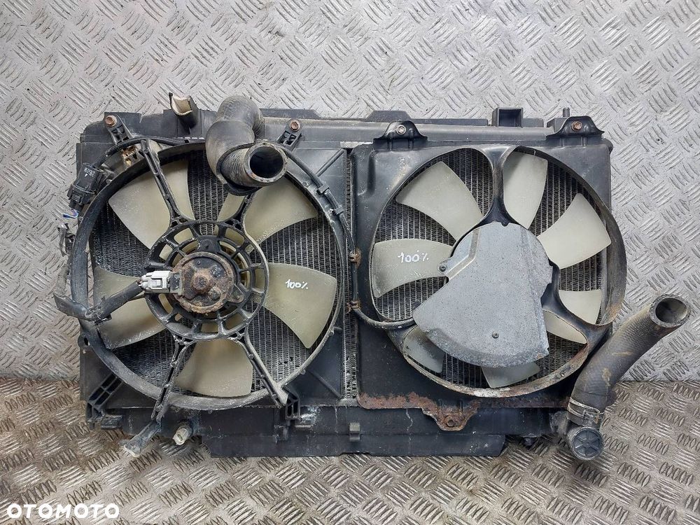 CHŁODNICA WODY + WENTYLATOR TOYOTA RAV4 II LIFT 2.0 16V - 1