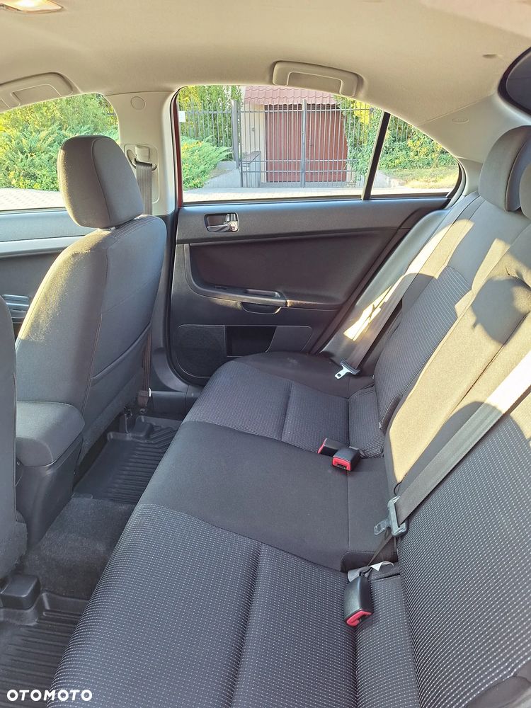 Mitsubishi Lancer 1.8 Invite - 13
