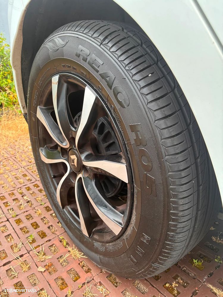 Renault Clio Sport Tourer 1.5 dCi - 37