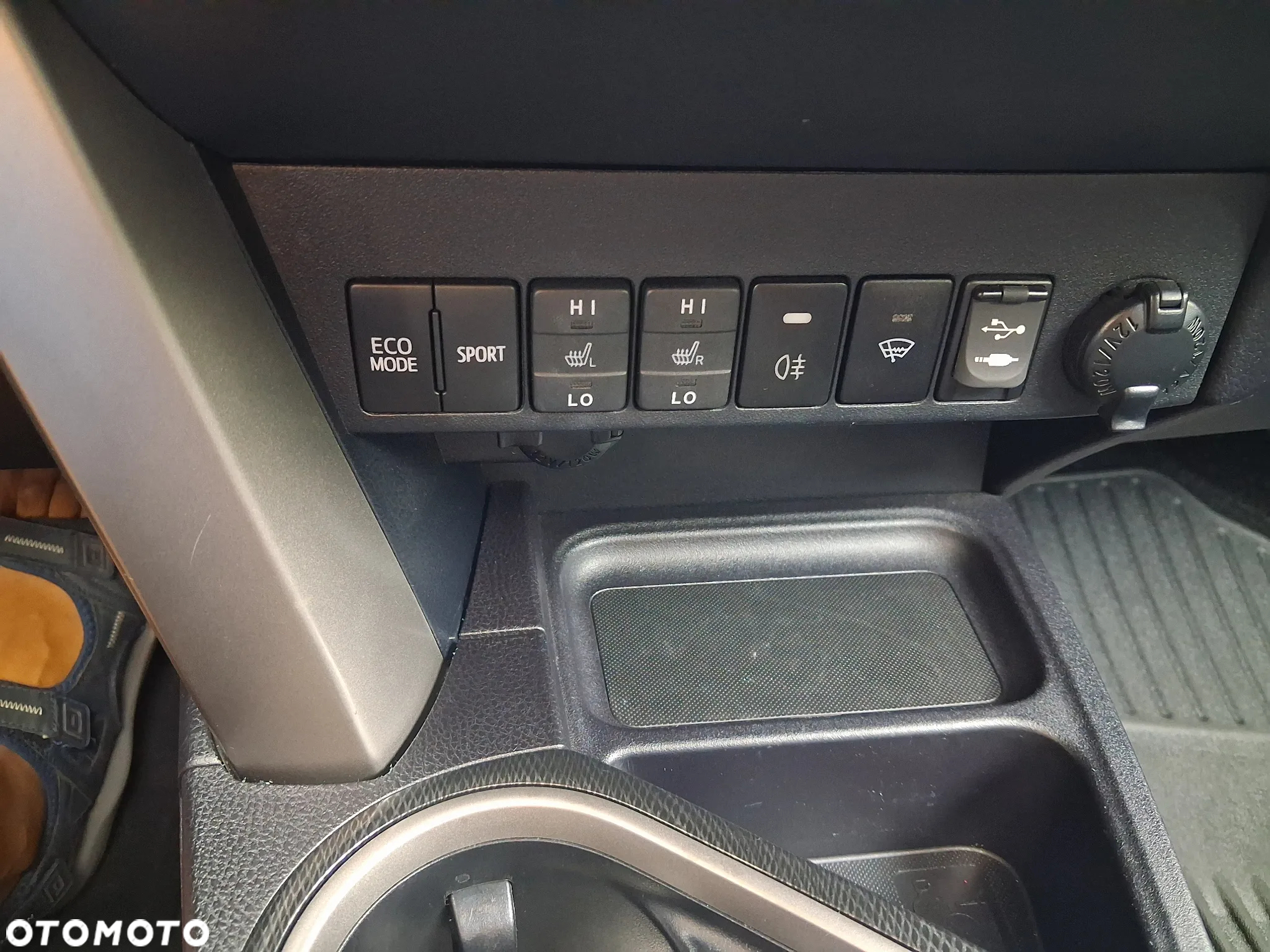 Toyota RAV4 - 14