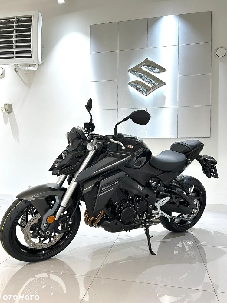 Suzuki GSX - 2