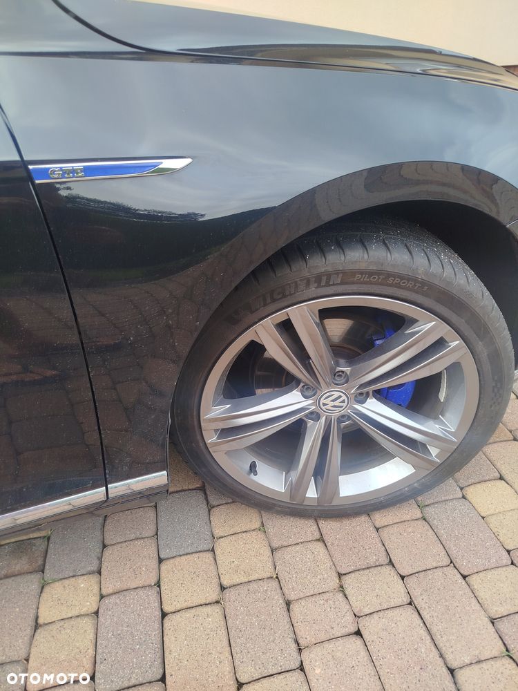 Volkswagen Passat - 2
