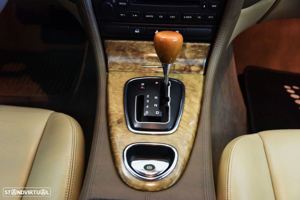 Jaguar S-Type 2.7 D V6 Executive Auto. - 25