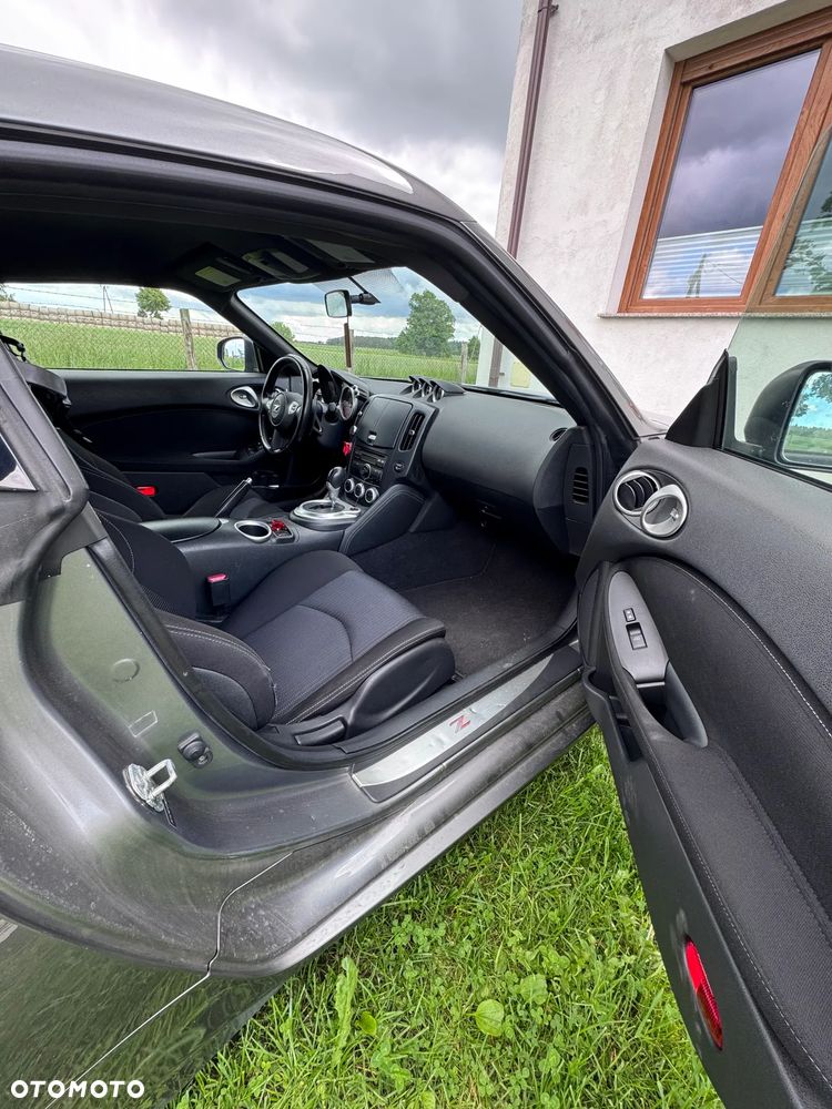 Nissan 370 Z - 6