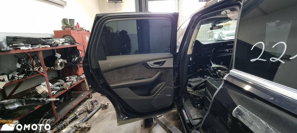 DRZWI LEWE TYŁ AUDI Q7 II 4M LC9X - 11