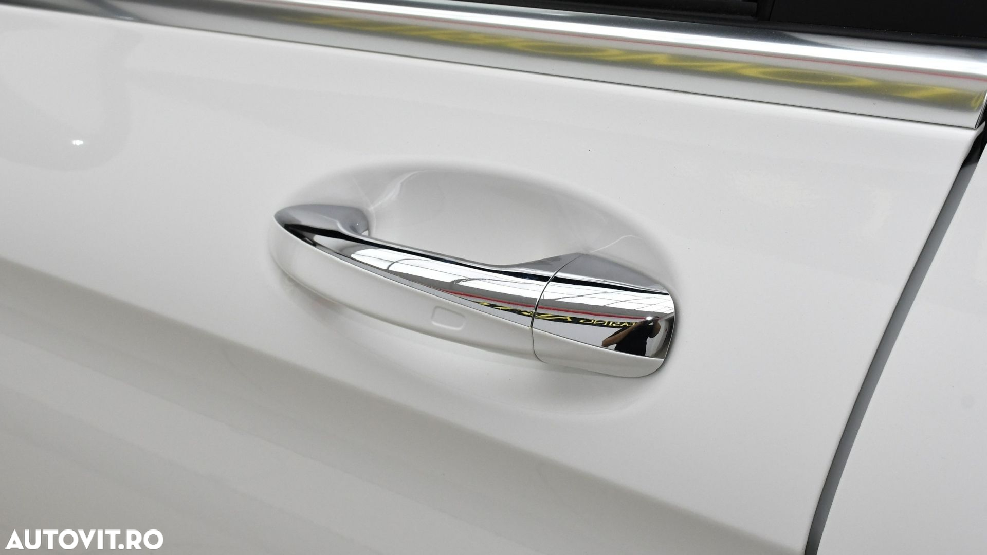 Mercedes-Benz GLC - 25