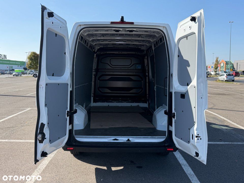 Nissan Interstar - 9
