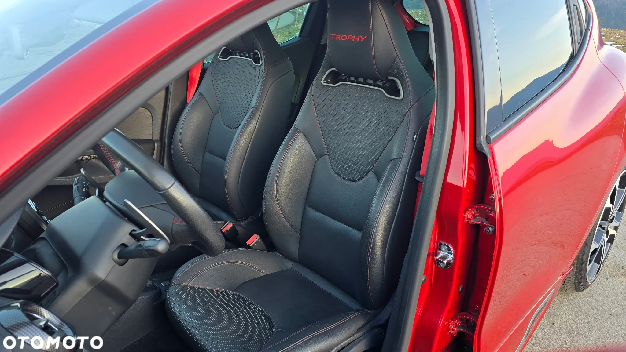Renault Clio TCe 220 EDC R.S Trophy - 10