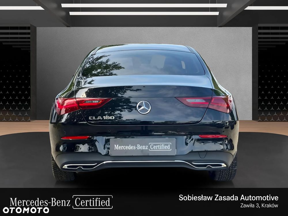 Mercedes-Benz CLA 180 7G-DCT - 4