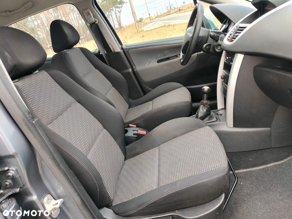 Peugeot 207 1.6 HDi Trendy - 6