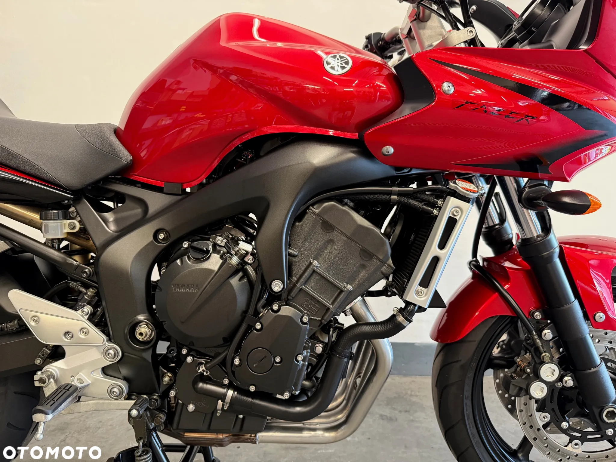 Yamaha FZ6 - 15