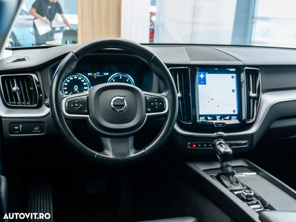 Volvo XC 60 D4 AWD Geartronic Momentum - 35