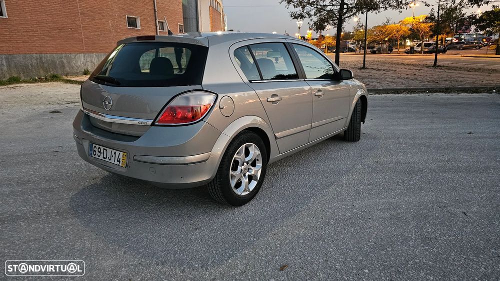 Opel Astra 1.3 CDTi Cosmo - 4