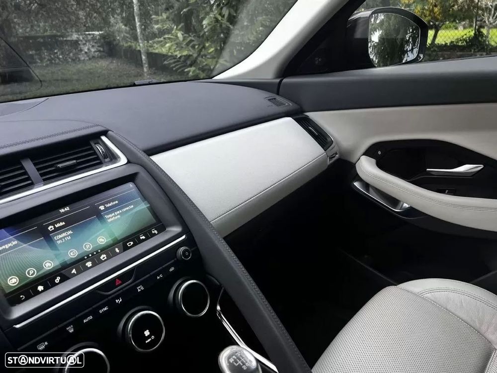 Jaguar E-Pace 2.0 i4D R-Dynamic S - 40