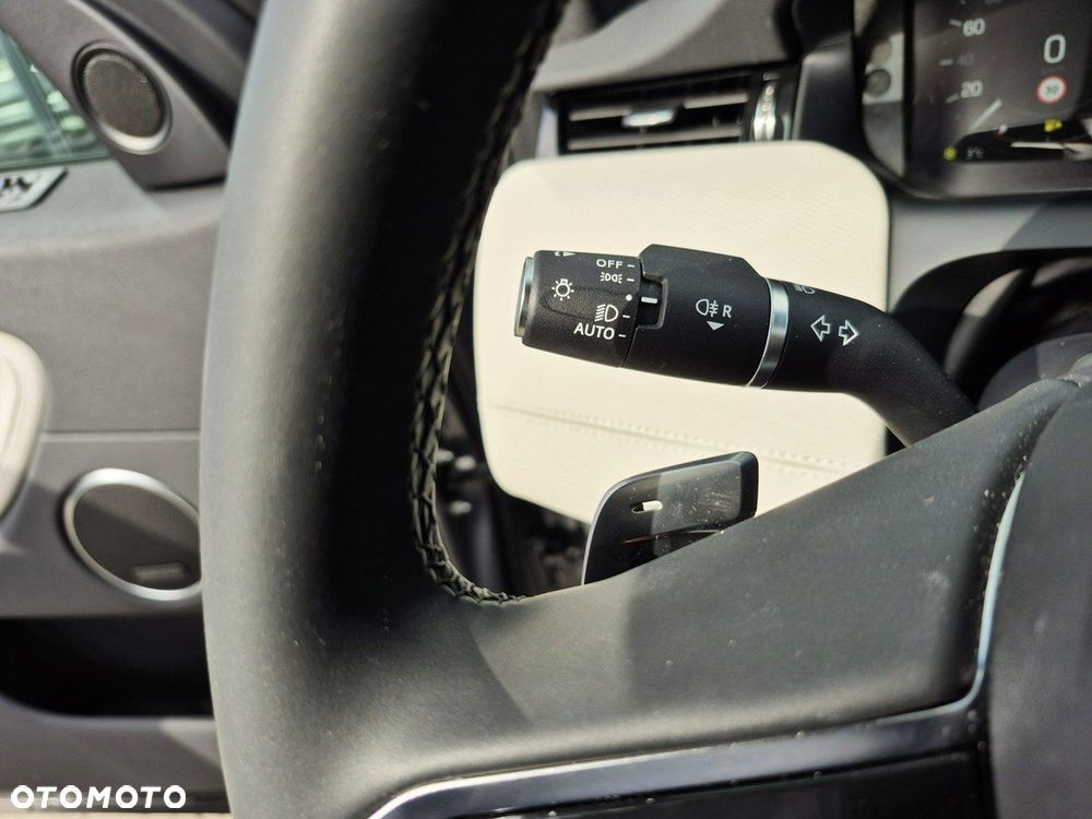 Land Rover Discovery Sport - 26