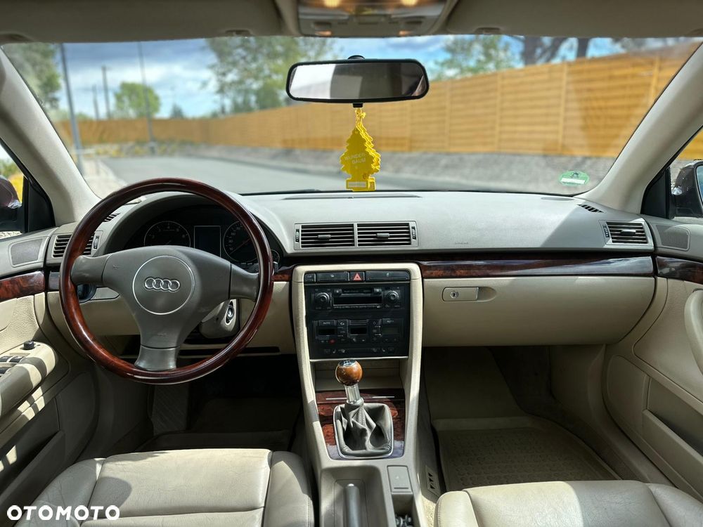 Audi A4 Avant 2.4 - 9