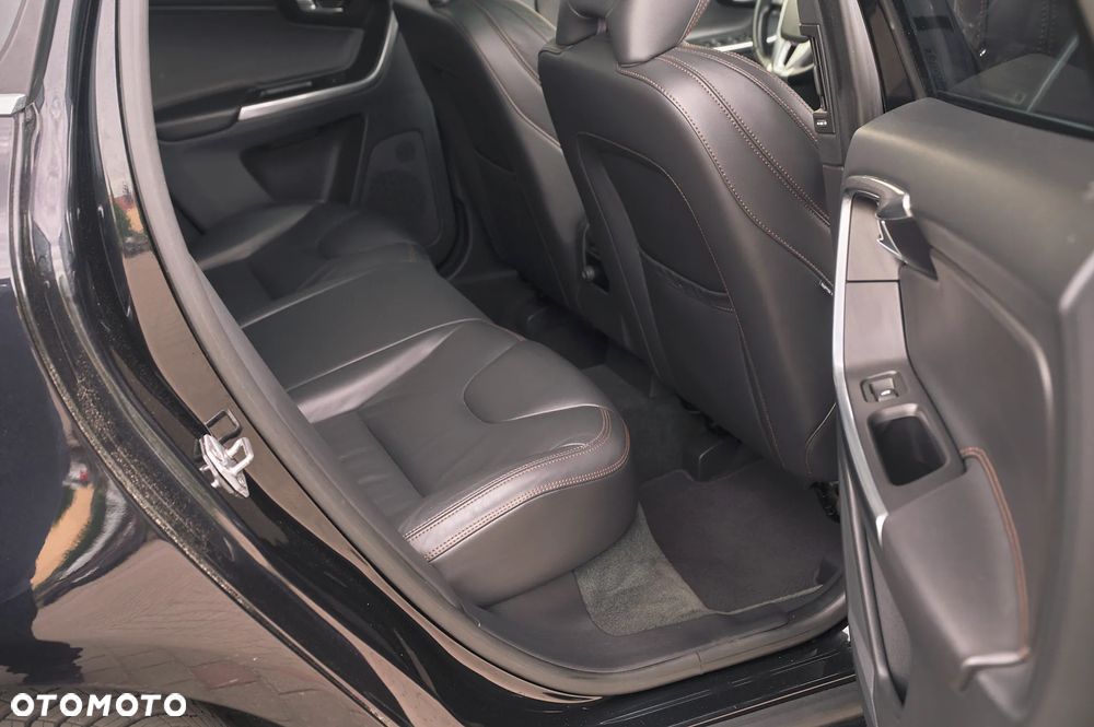 Volvo XC 60 D4 Geartronic Summum - 20