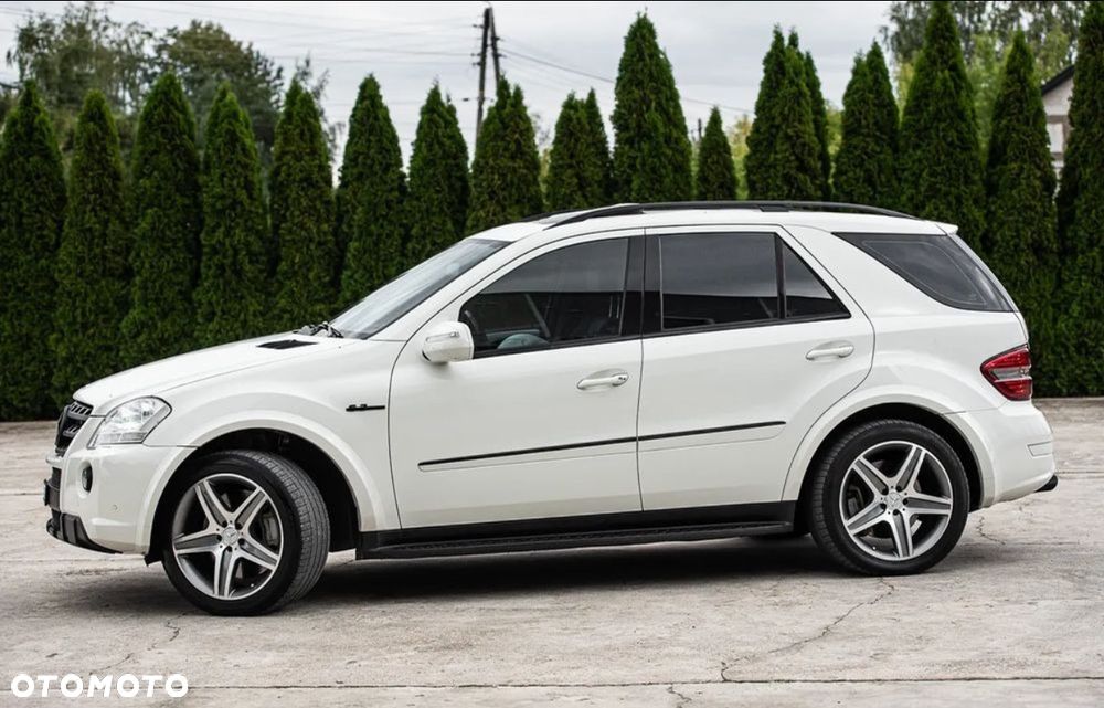 Mercedes-Benz ML 63 AMG 4Matic 7G-TRONIC 10th Anniversary - 9