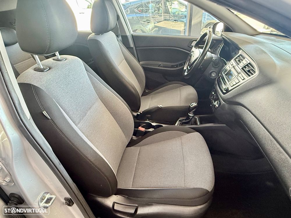 Hyundai i20 1.1 CRDi Style - 9