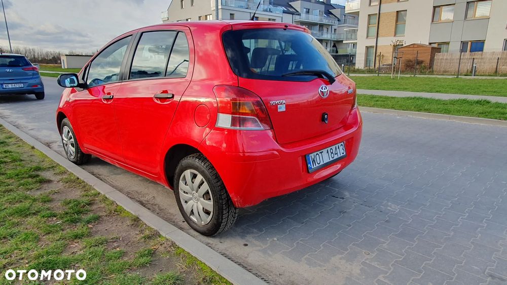 Toyota Yaris 1.0 Terra - 9