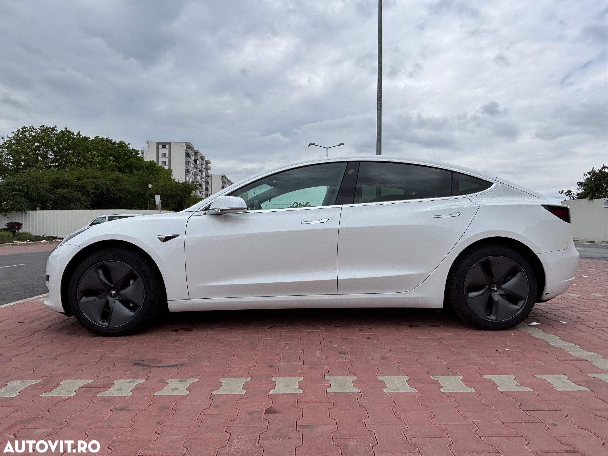 Tesla Model 3 - 12