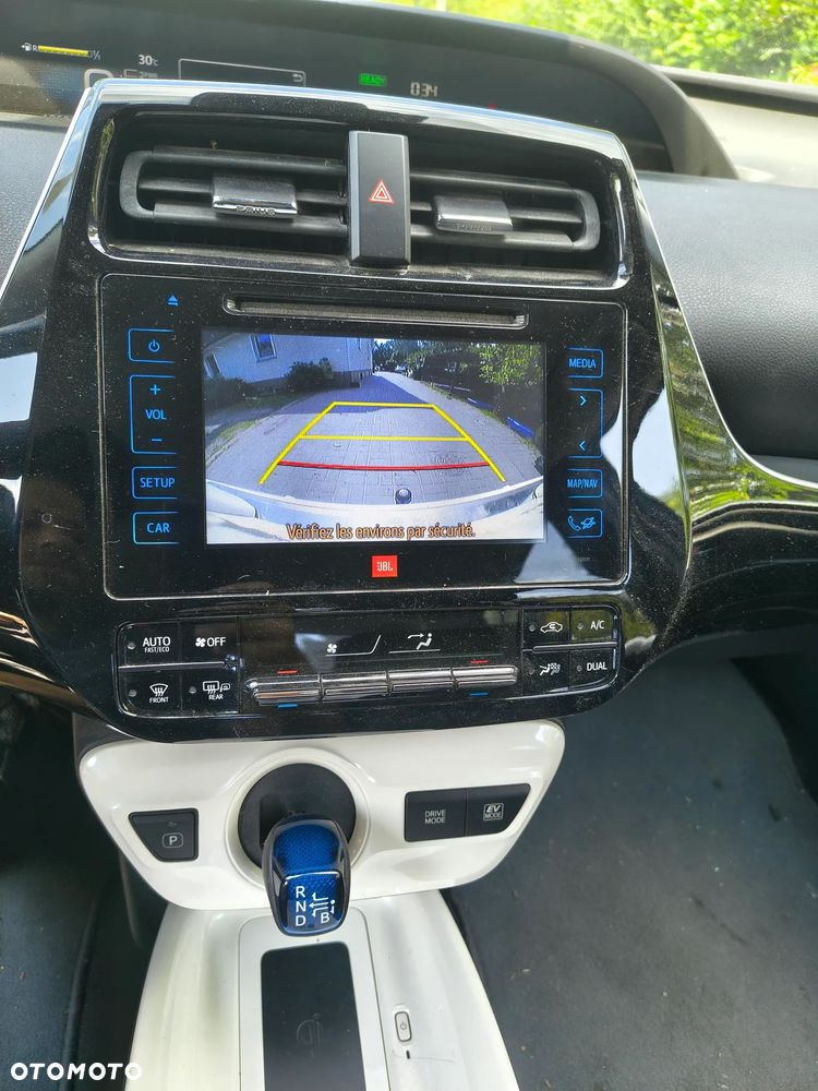 Toyota Prius (Hybrid) - 11