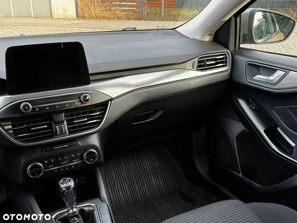 Ford Focus 1.5 EcoBoost Titanium Business - 14