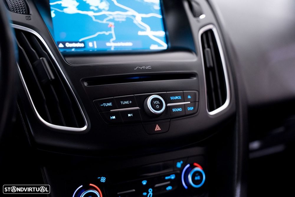 Ford Focus 1.0 EcoBoost Titanium - 6