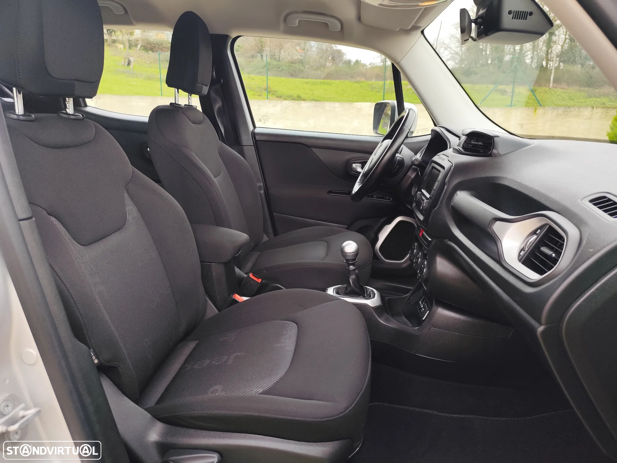 Jeep Renegade - 11
