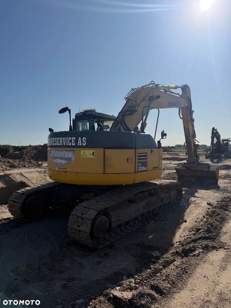 Komatsu 228 - 4