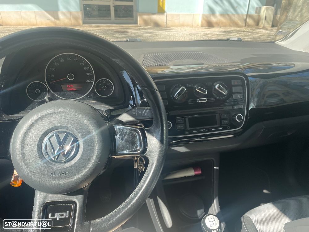 VW Up! 1.0 Black - 7