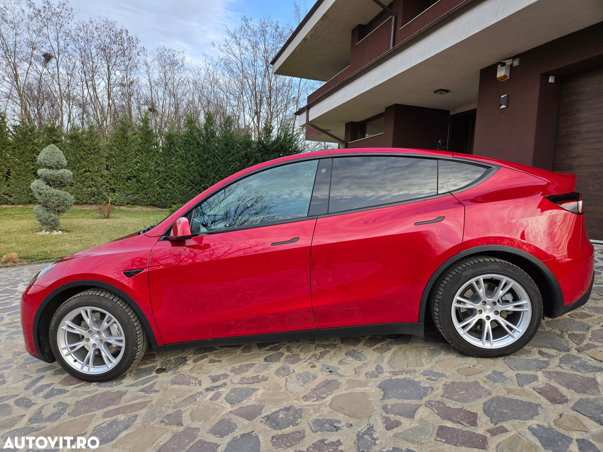 Tesla Model Y - 3