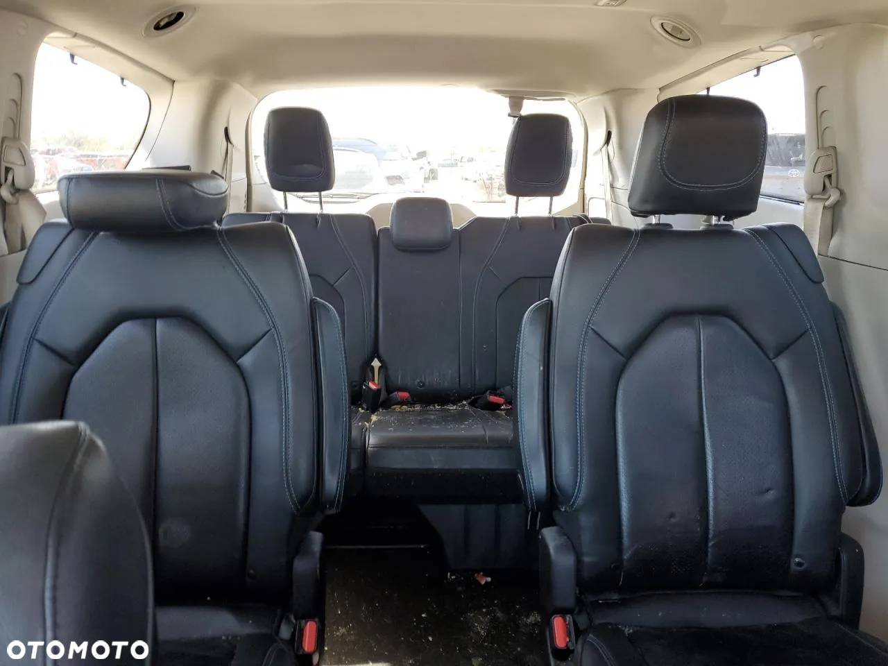 Chrysler Pacifica - 9