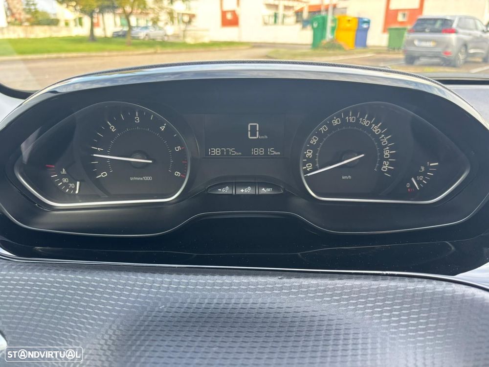 Peugeot 208 1.5 BlueHDi Signature - 27