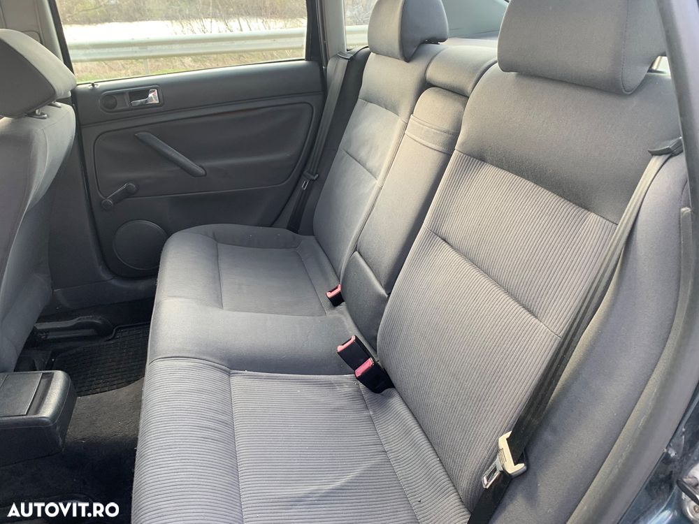 Volkswagen Passat 1.9TDI Basis - 4