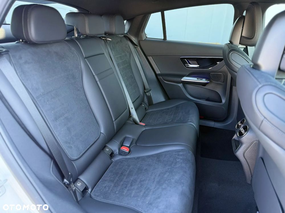 Mercedes-Benz GLC - 31