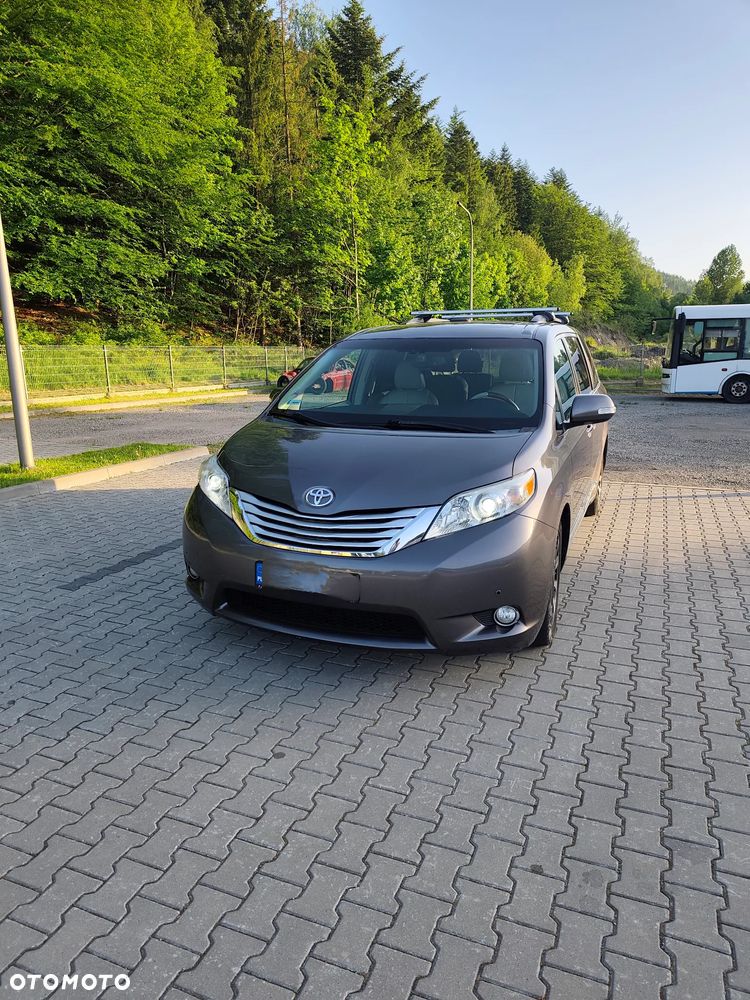 Toyota Sienna 3.5 V6 - 2