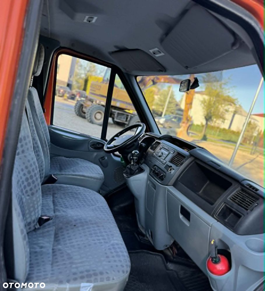 Ford Transit - 11