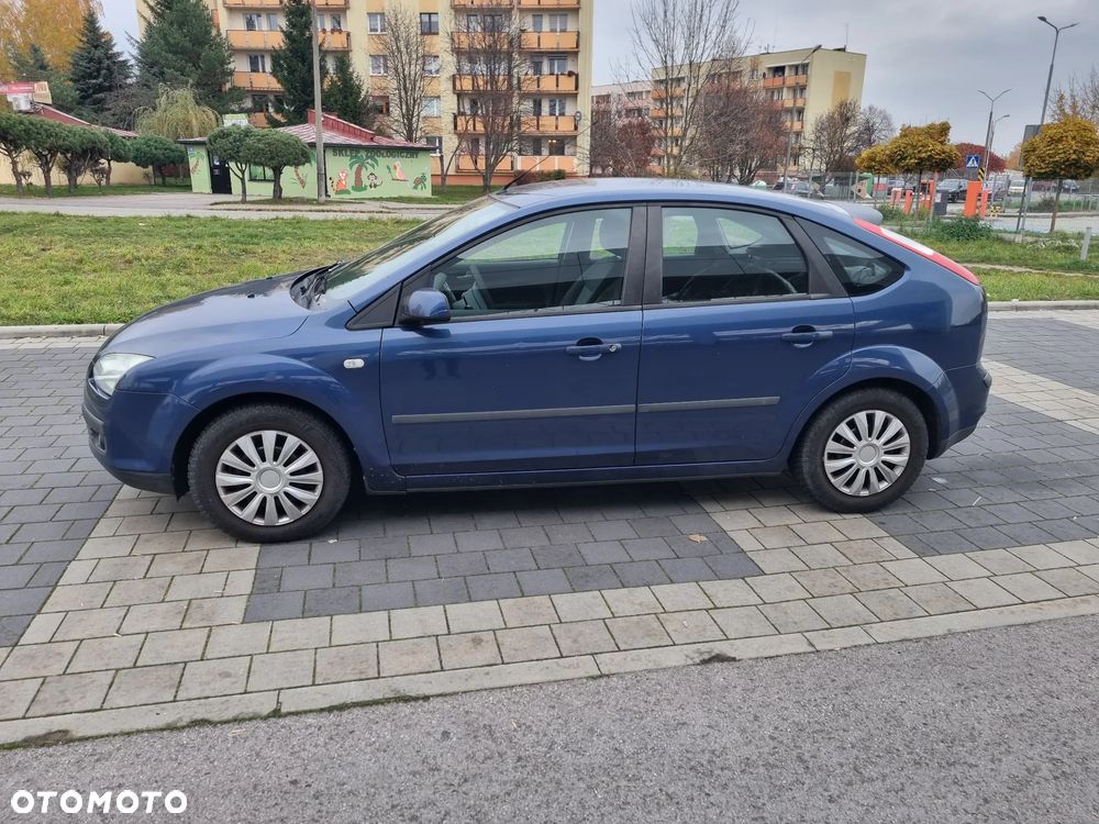 Ford Focus 1.6 16V Ambiente - 3