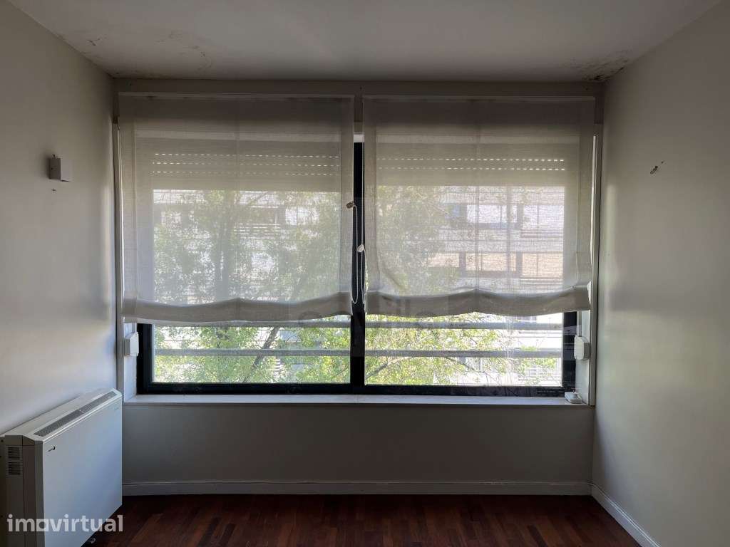 Amplo T2 em zona residencial, Porto - Grande imagem: 3/25